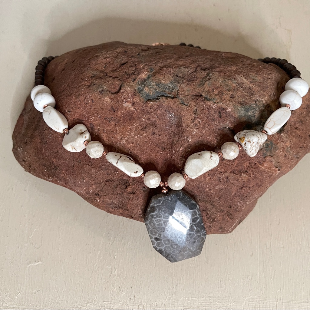 19Necklace Is A Perfect Blend Of Natural Beauty  Earthy Elegance